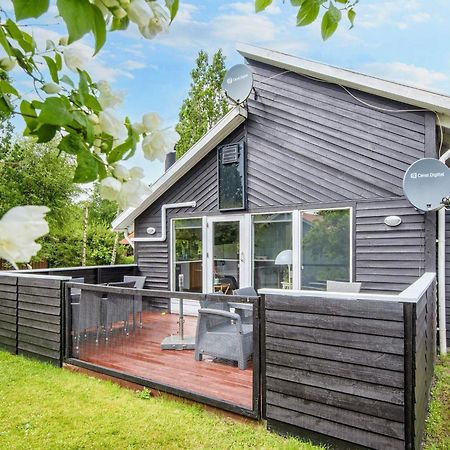 5 Person Holiday Home In Hovborg Esterno foto